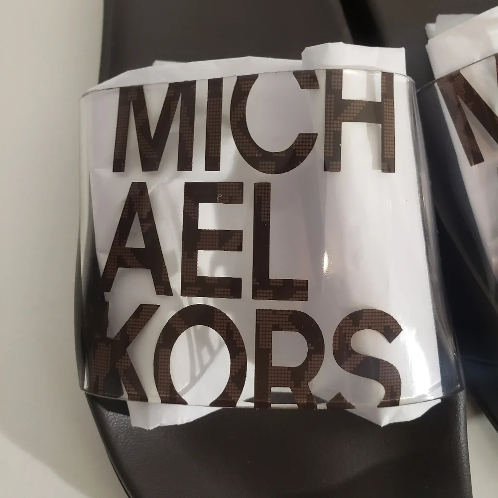 Michael Kors Gilmore Logo Print size 6 NWOT - Picture 4 of 10